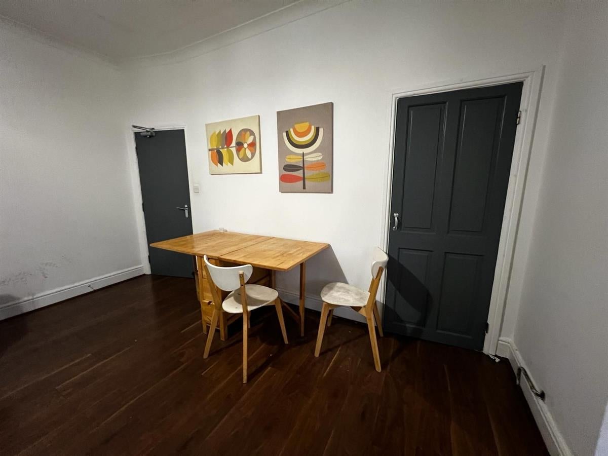 Room New Barton Street in Salford