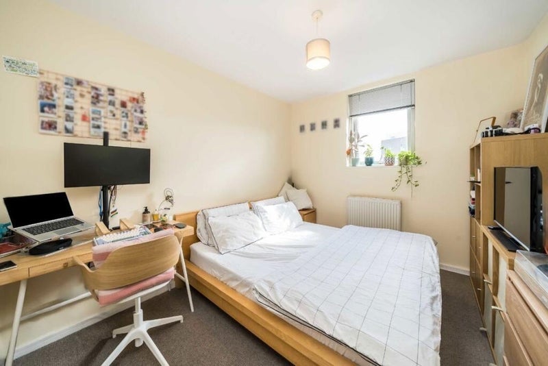Room Fenwick Place in Greater London
