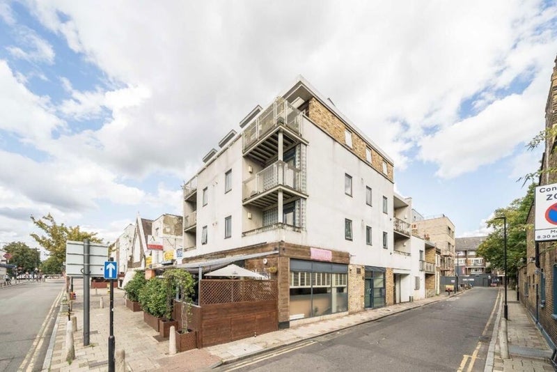 Room Fenwick Place in Greater London