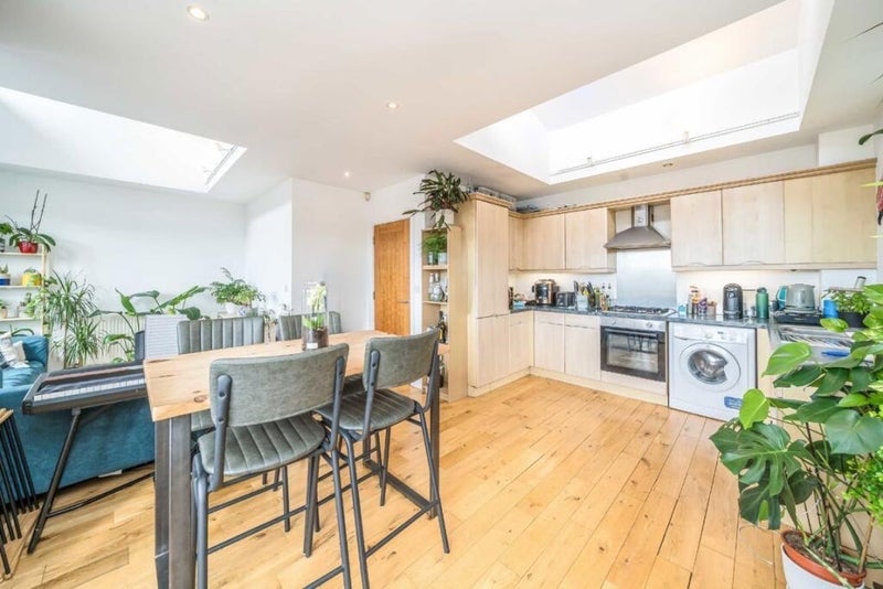 Room Fenwick Place in Greater London