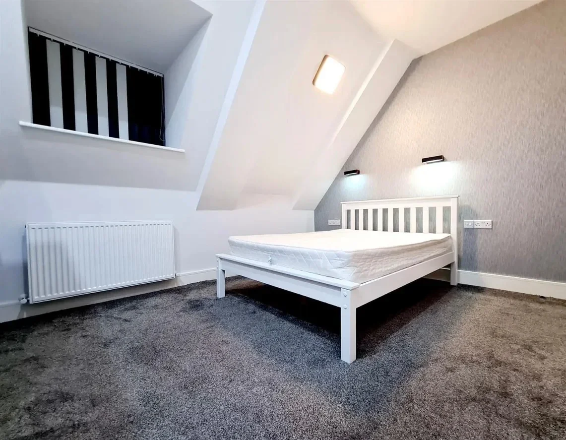 Flat Crossbrook Street in Cheshunt