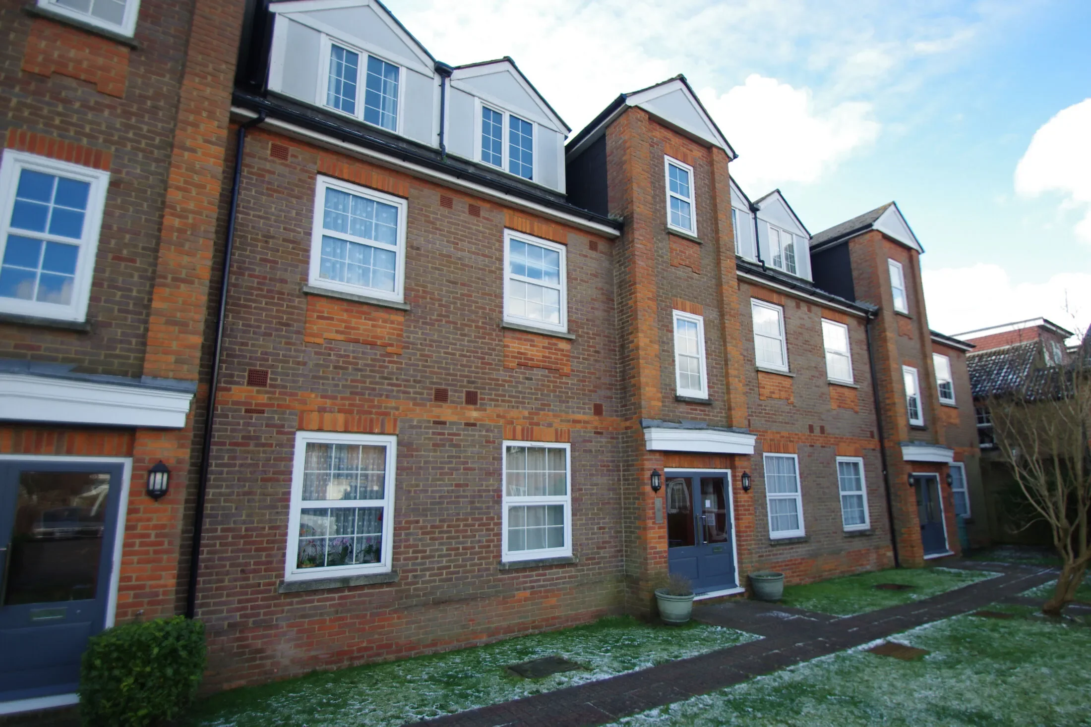 Flat Percy Road in Watford