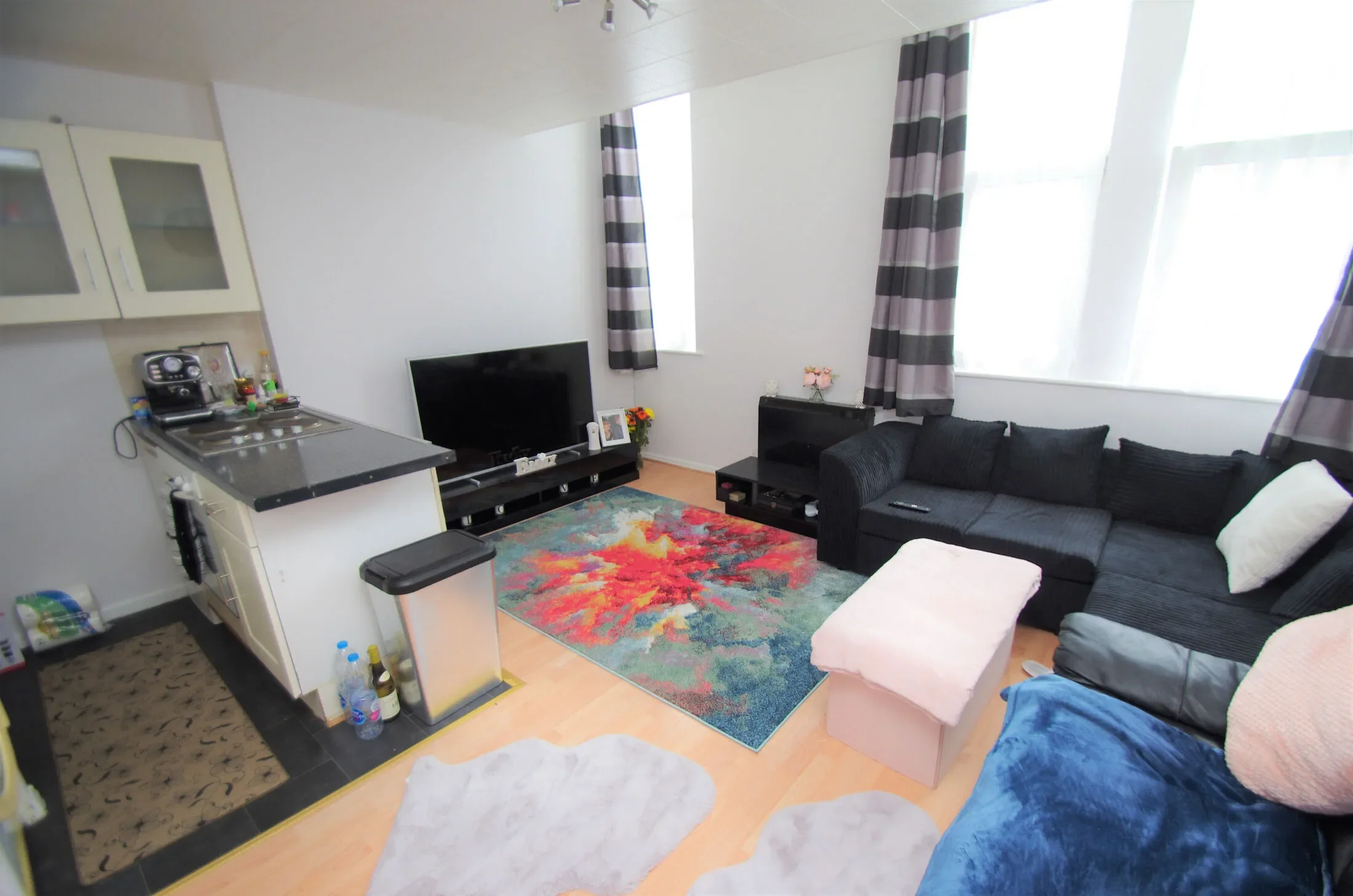 Flat Percy Road in Watford