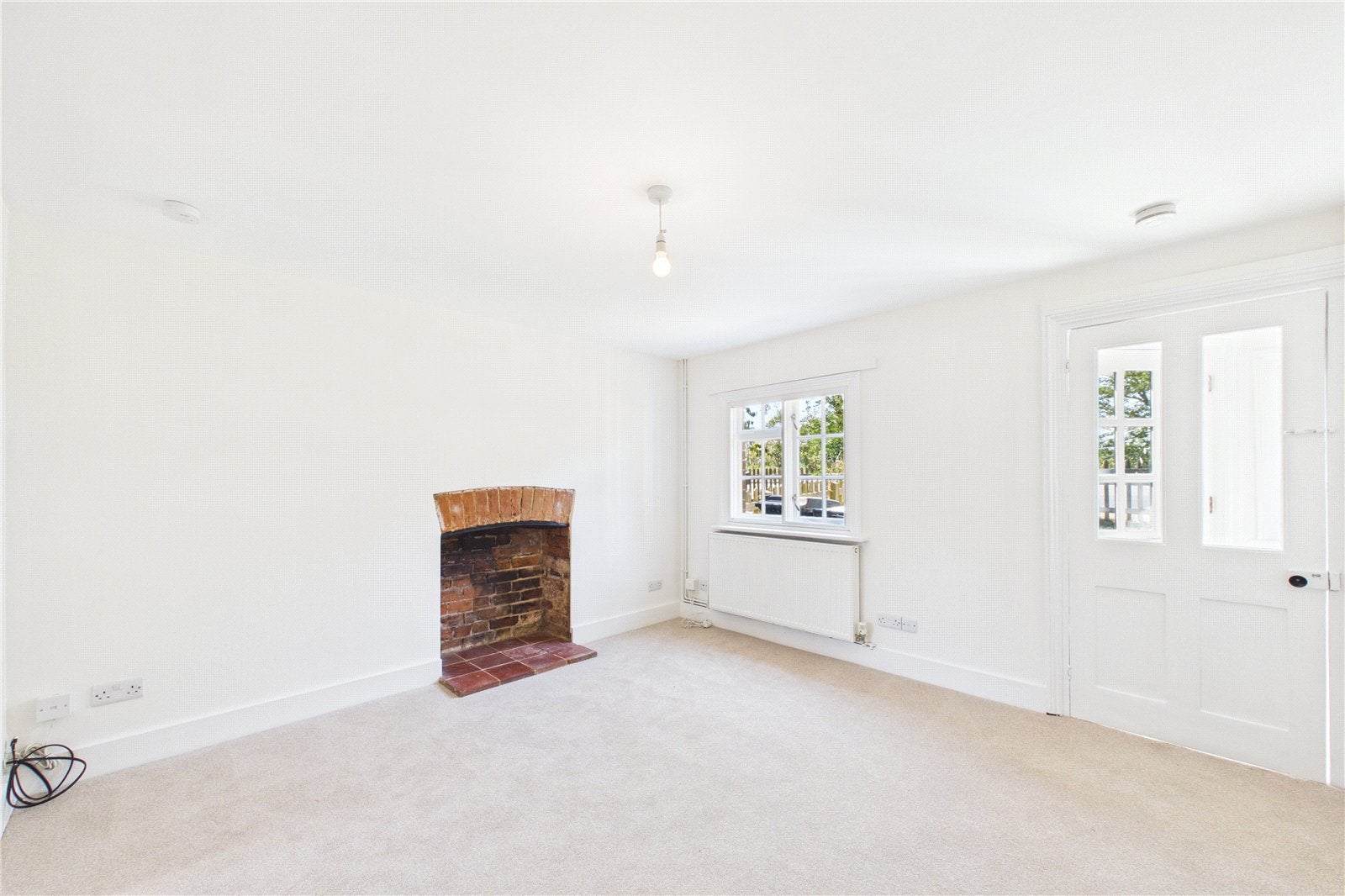 House Bath Road in Theale