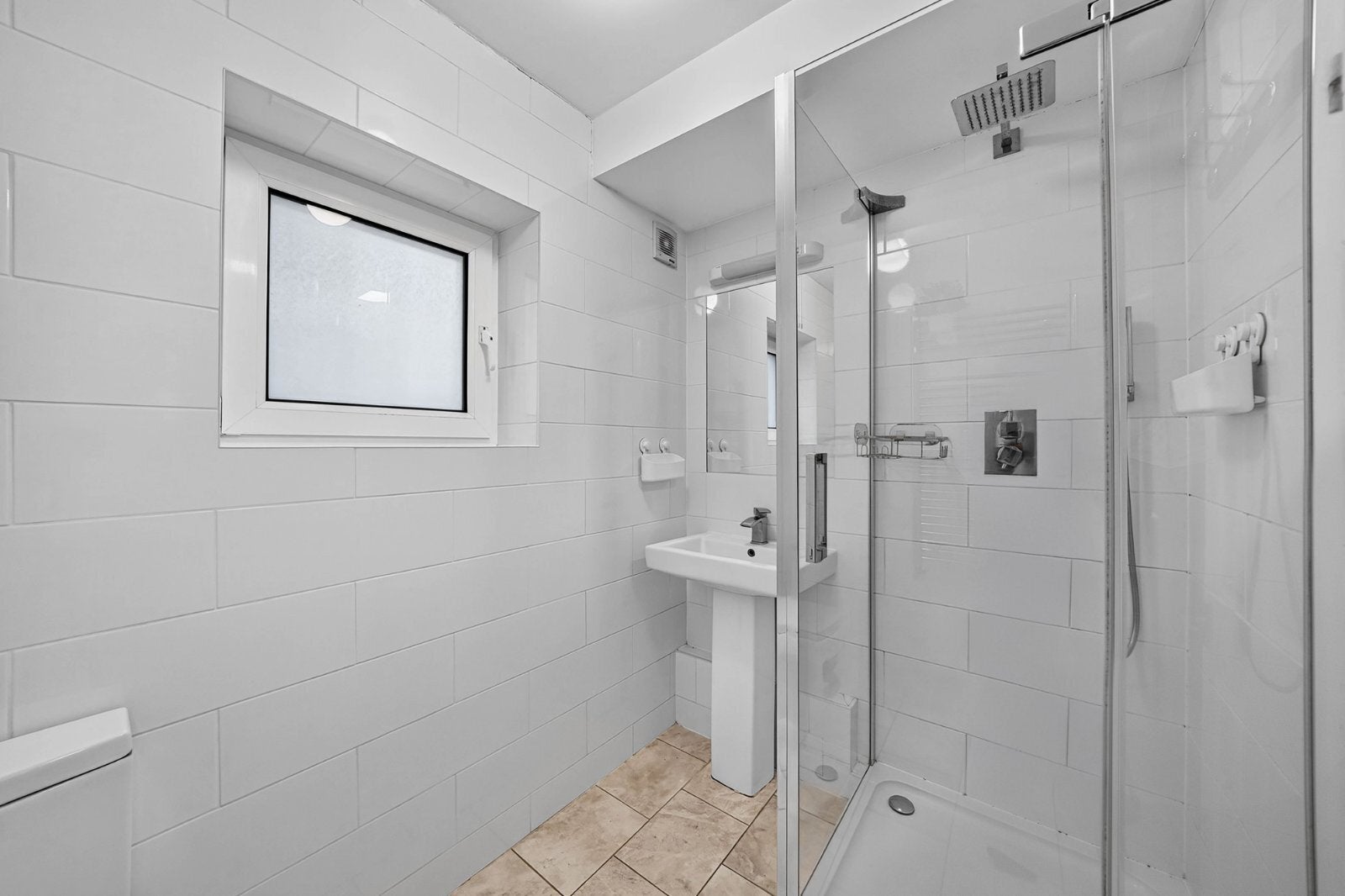 Flat North Side Wandsworth Common in Greater London