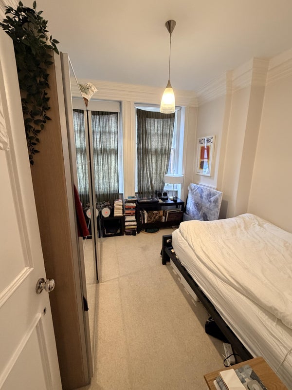Room Riding House Street in City of Westminster