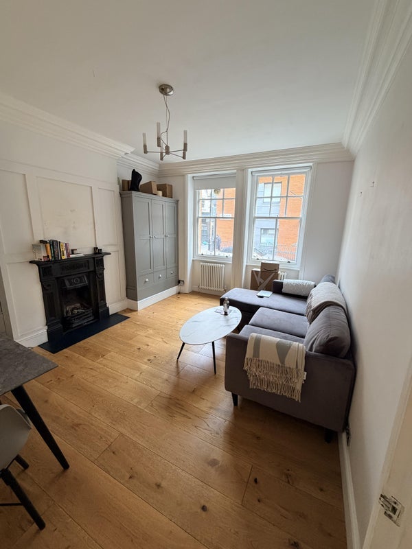 Room Riding House Street in City of Westminster