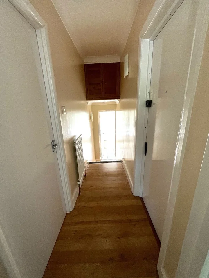 Flat Croham Road in Greater London
