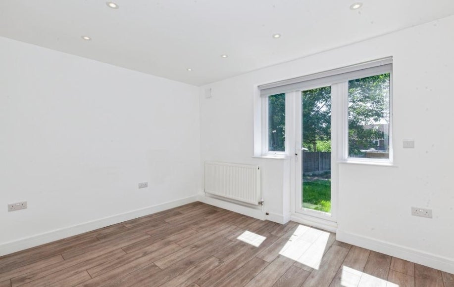 House Ascot Close in Greenham