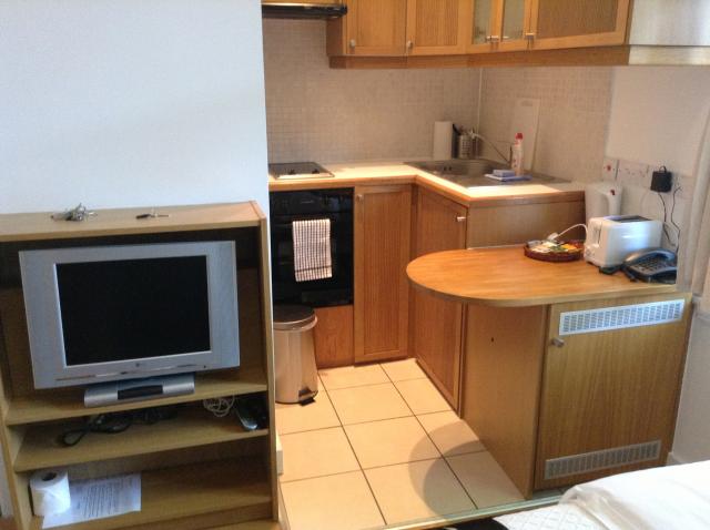 Room Fulham Palace Road in Greater London