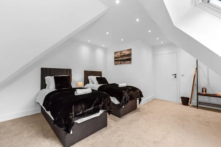 Flat Vincent Road in Greater London