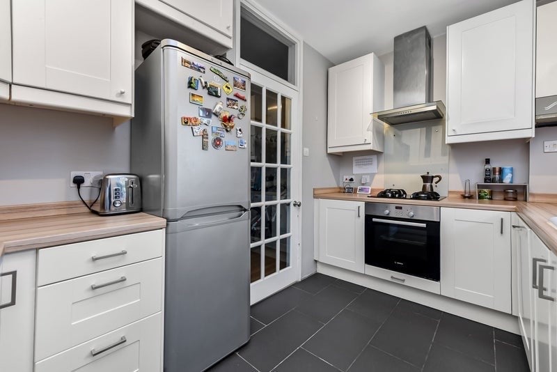 Room Station Crescent in Greater London