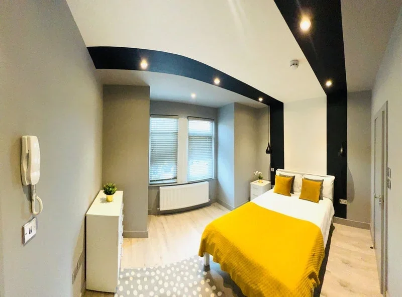 Room Dassett Road in Greater London