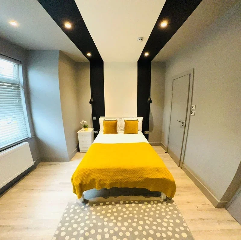 Room Dassett Road in Greater London