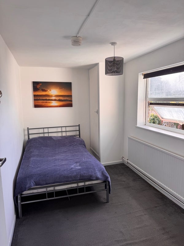 Room Gladstone Street in Charnwood