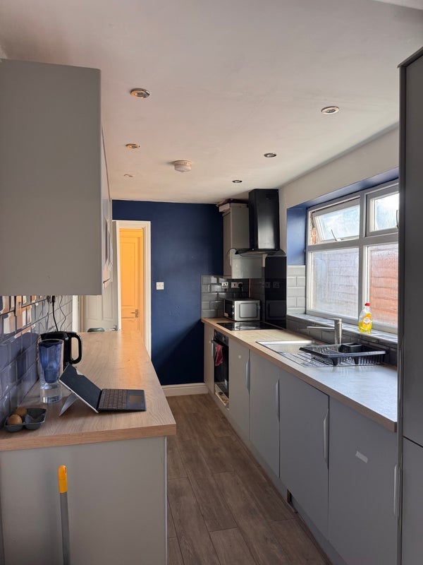 Room Gladstone Street in Charnwood