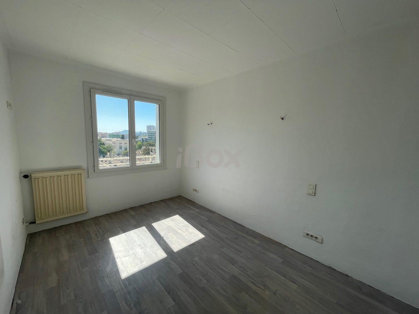 Flat Avenue des Lices in Toulon