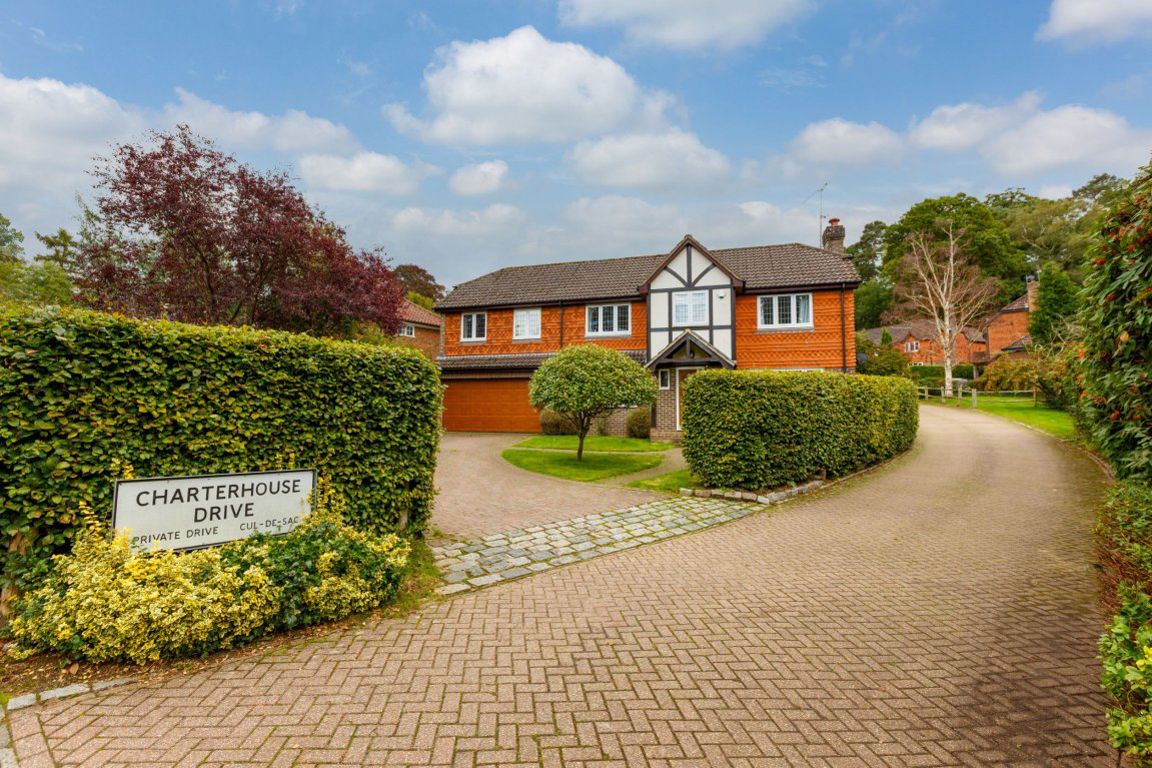 House Charterhouse Drive in Sevenoaks