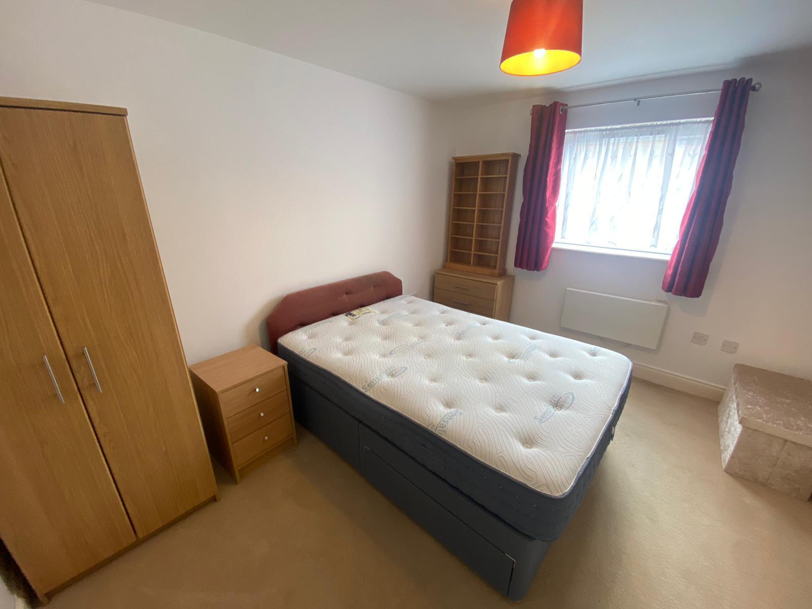 Flat Pasteur Drive in Swindon