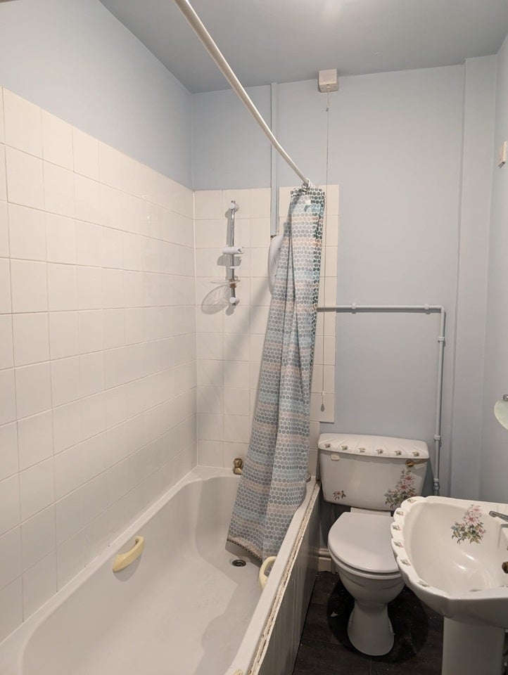 Flat Drewry Court in Derby