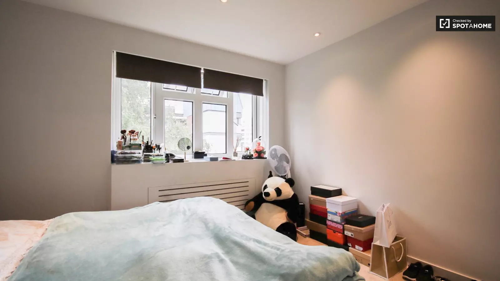 Flat Wiltshire Close in Greater London