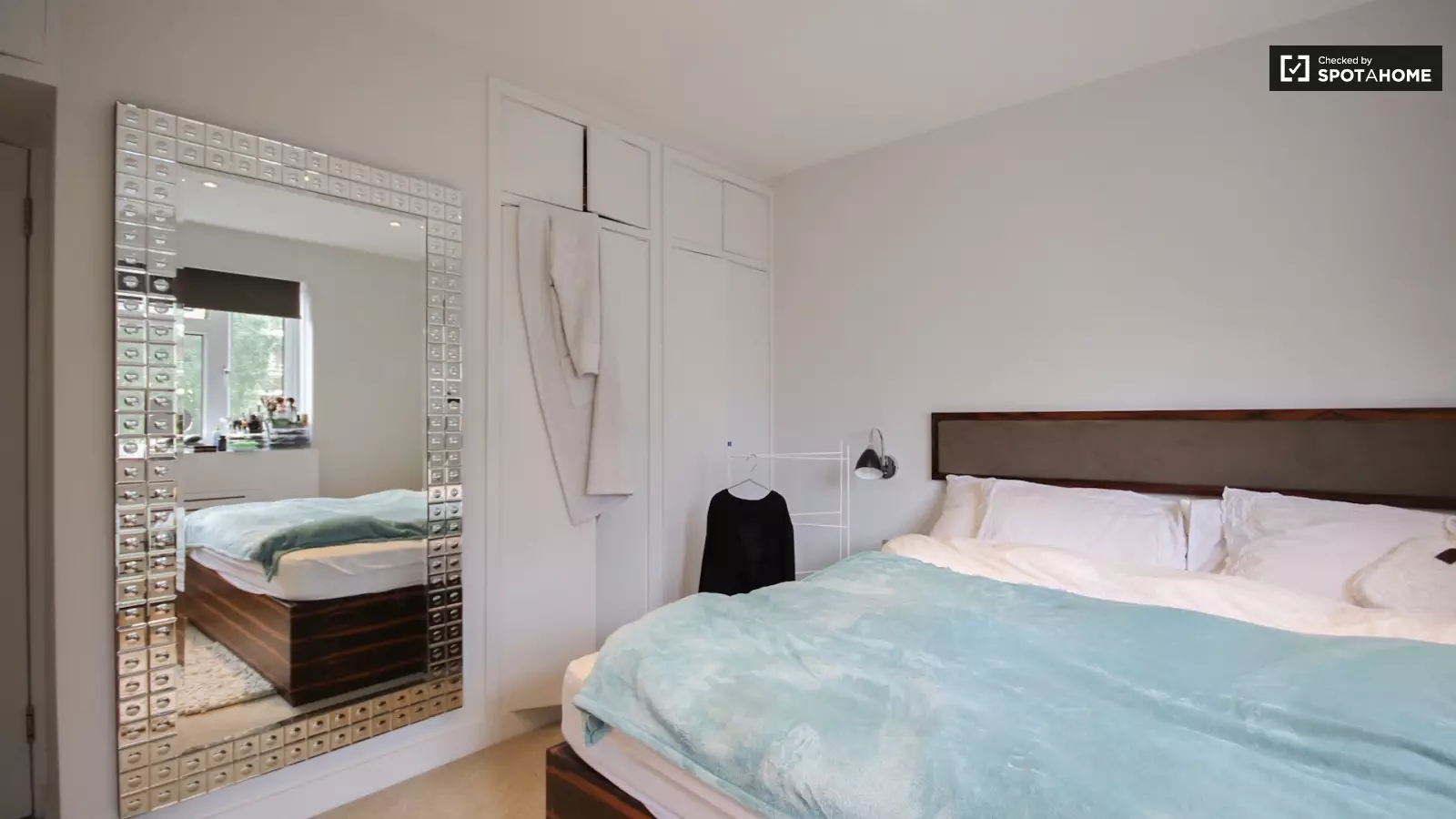 Flat Wiltshire Close in Greater London