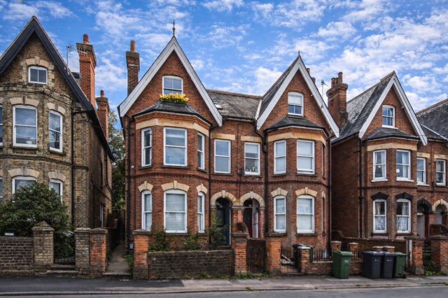 Flat York Road in Guildford