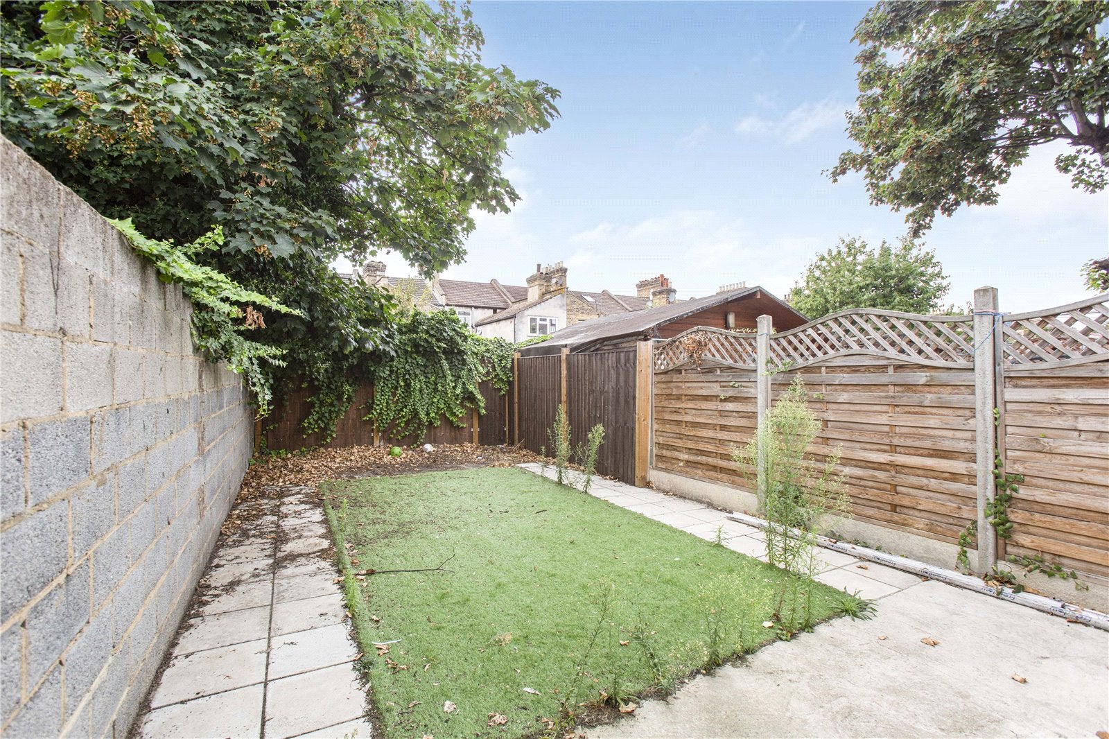 Flat Green Street in Greater London