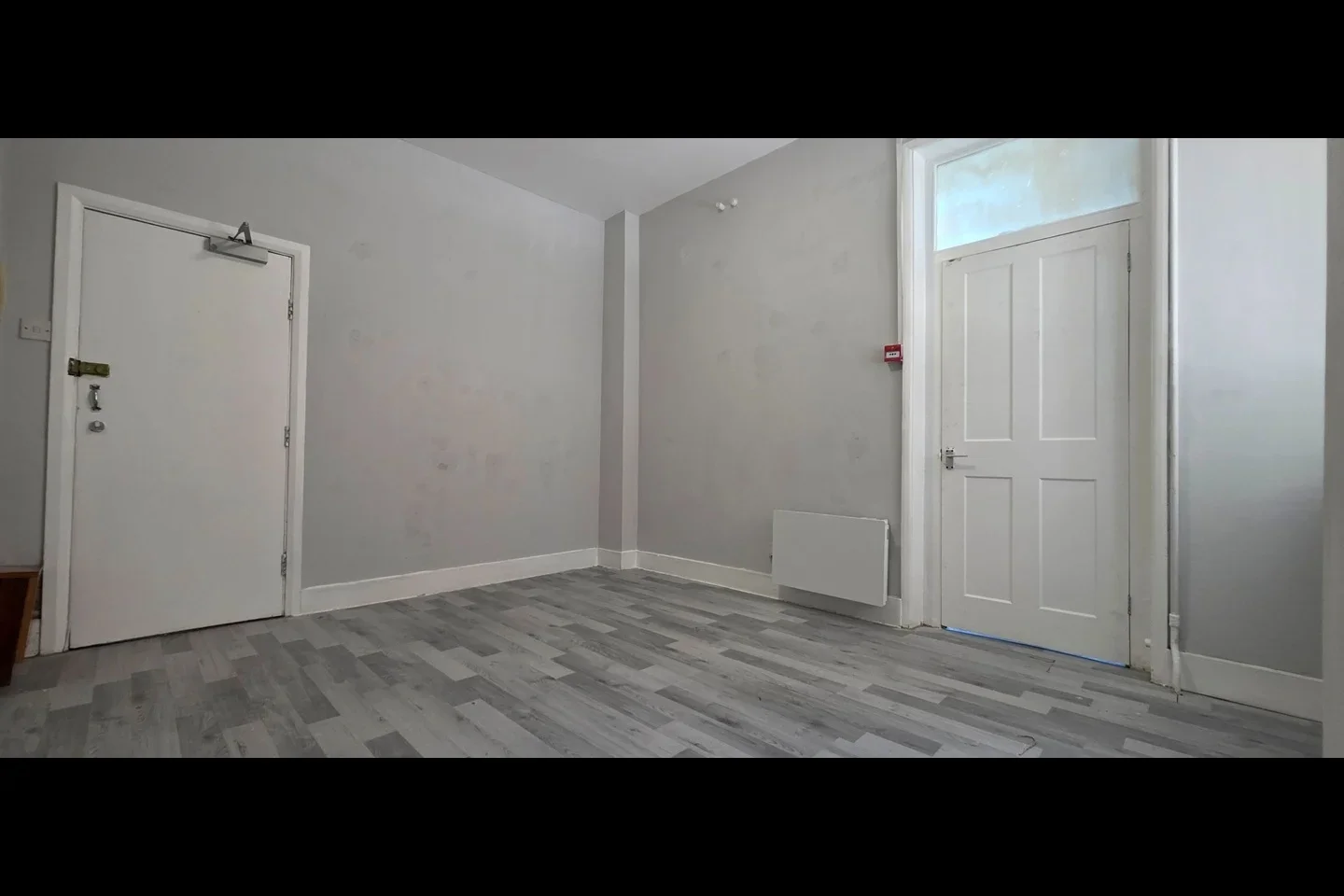 Flat Whitworth Road in Greater London