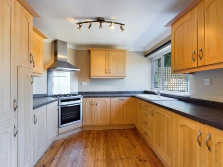 House Loddon Drive in Basingstoke and Deane