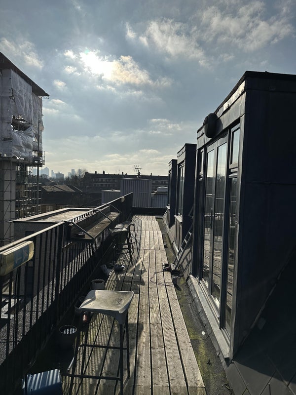 Room Tudor Grove in Greater London