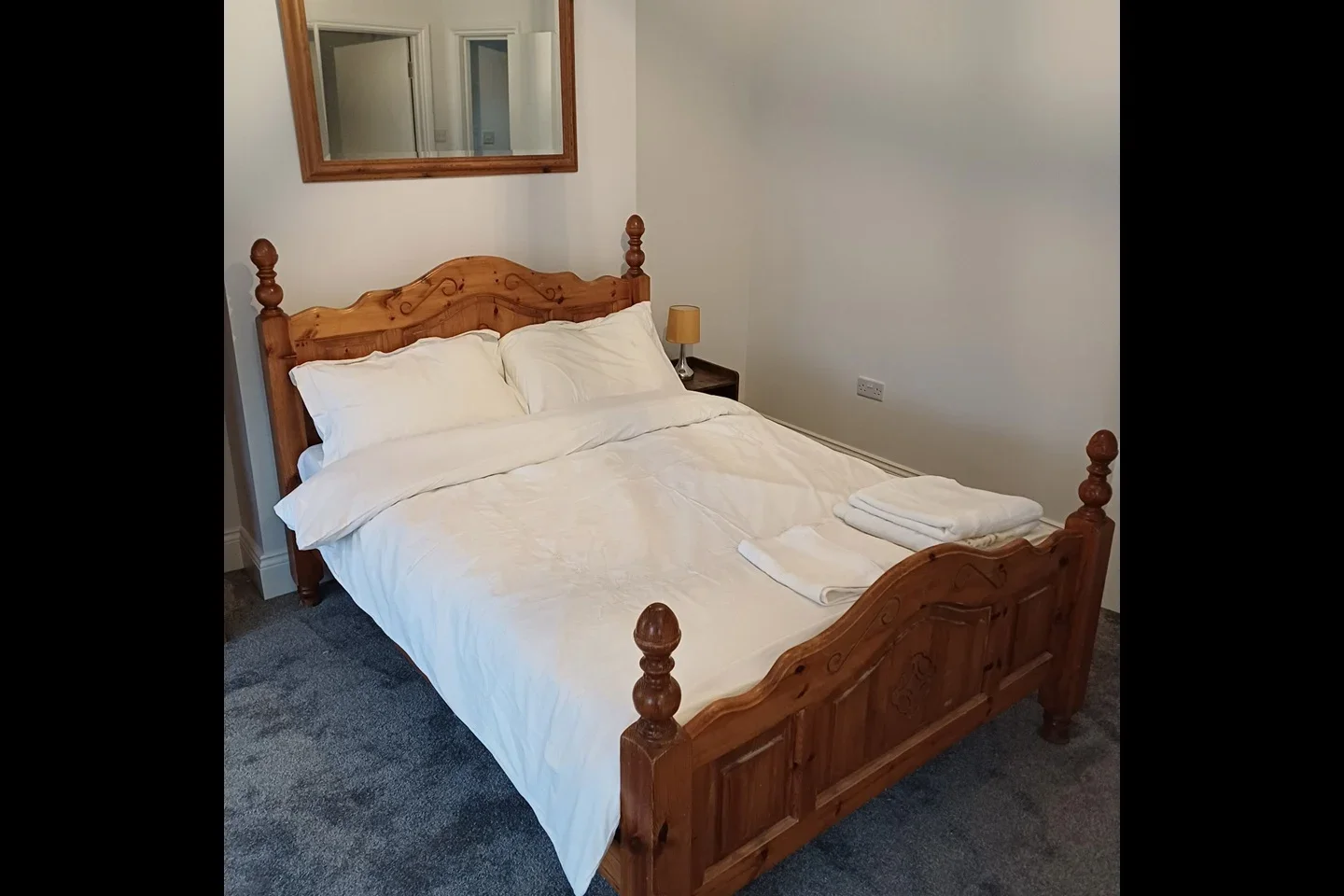 Room Palmerston Crescent in Greater London