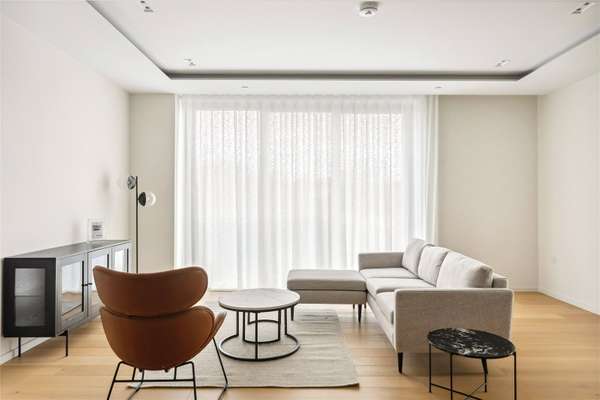 Flat Seagrave Road in Greater London