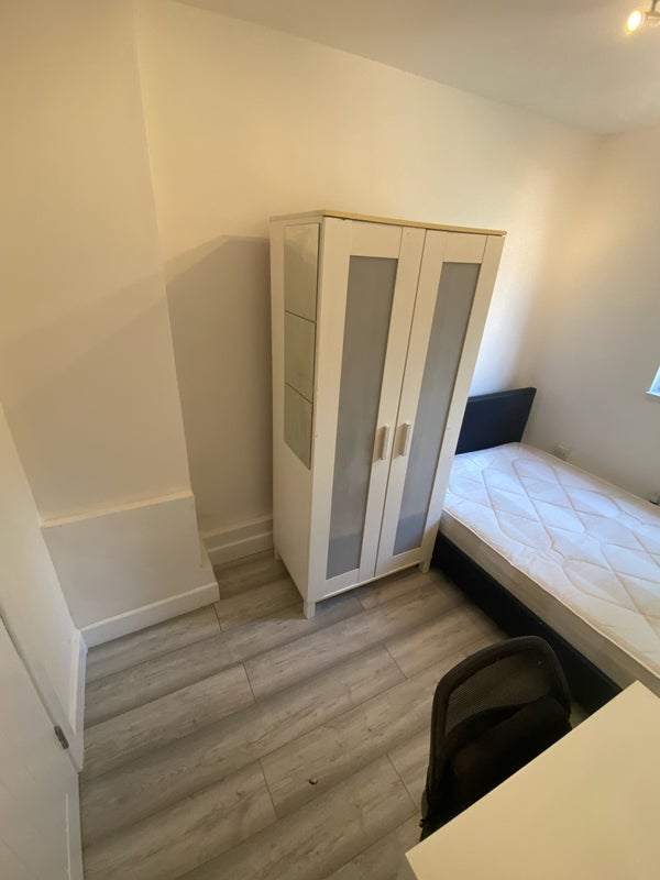 Room Cephas Street in Greater London