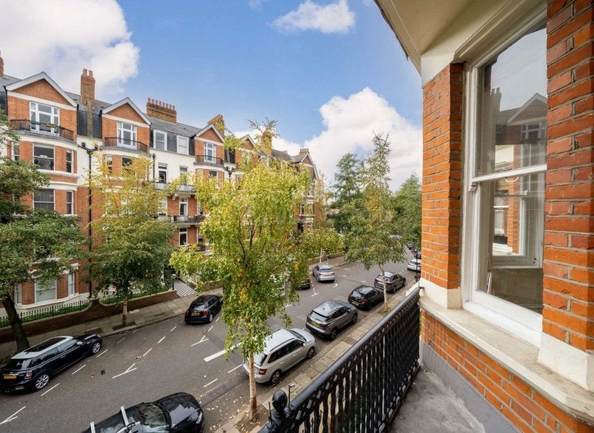 Flat Wymering Road in City of Westminster