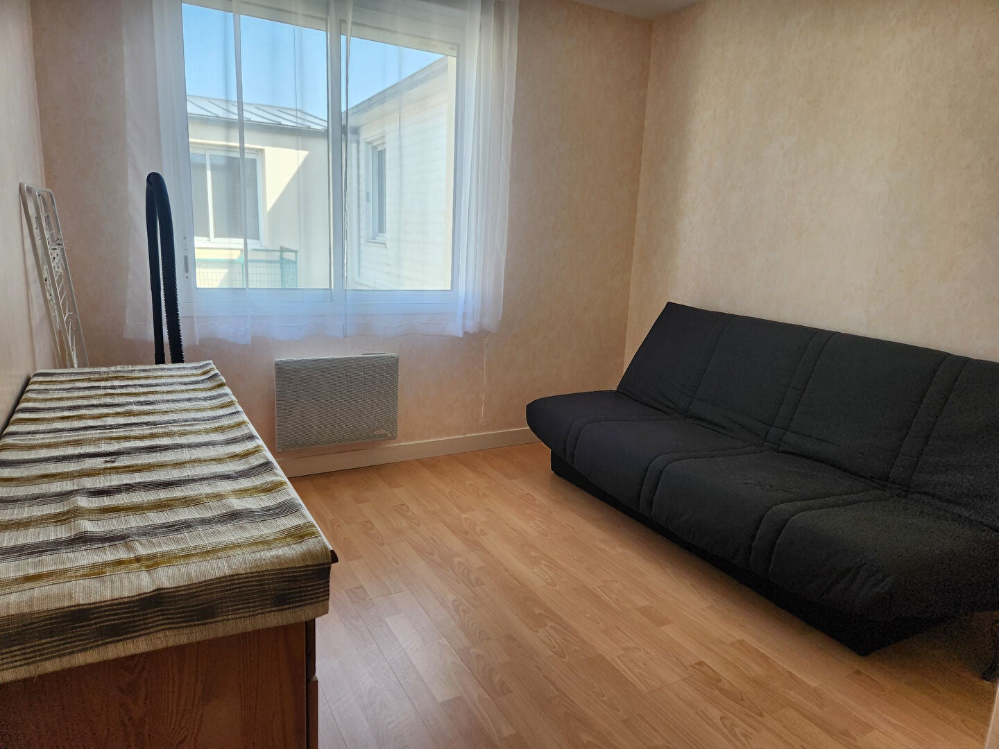 Flat Place du Général Leclerc in Lannilis