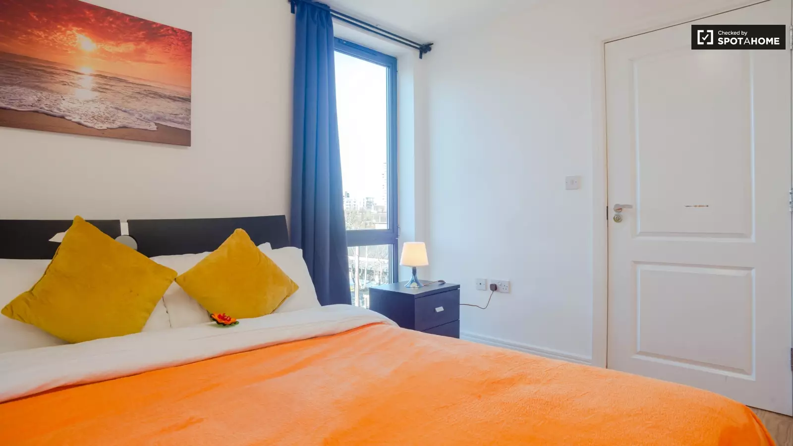 Flat Upper North Street in Greater London
