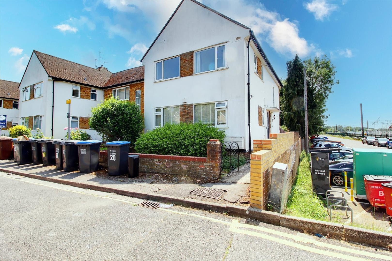 Flat Station Close in Welwyn Hatfield