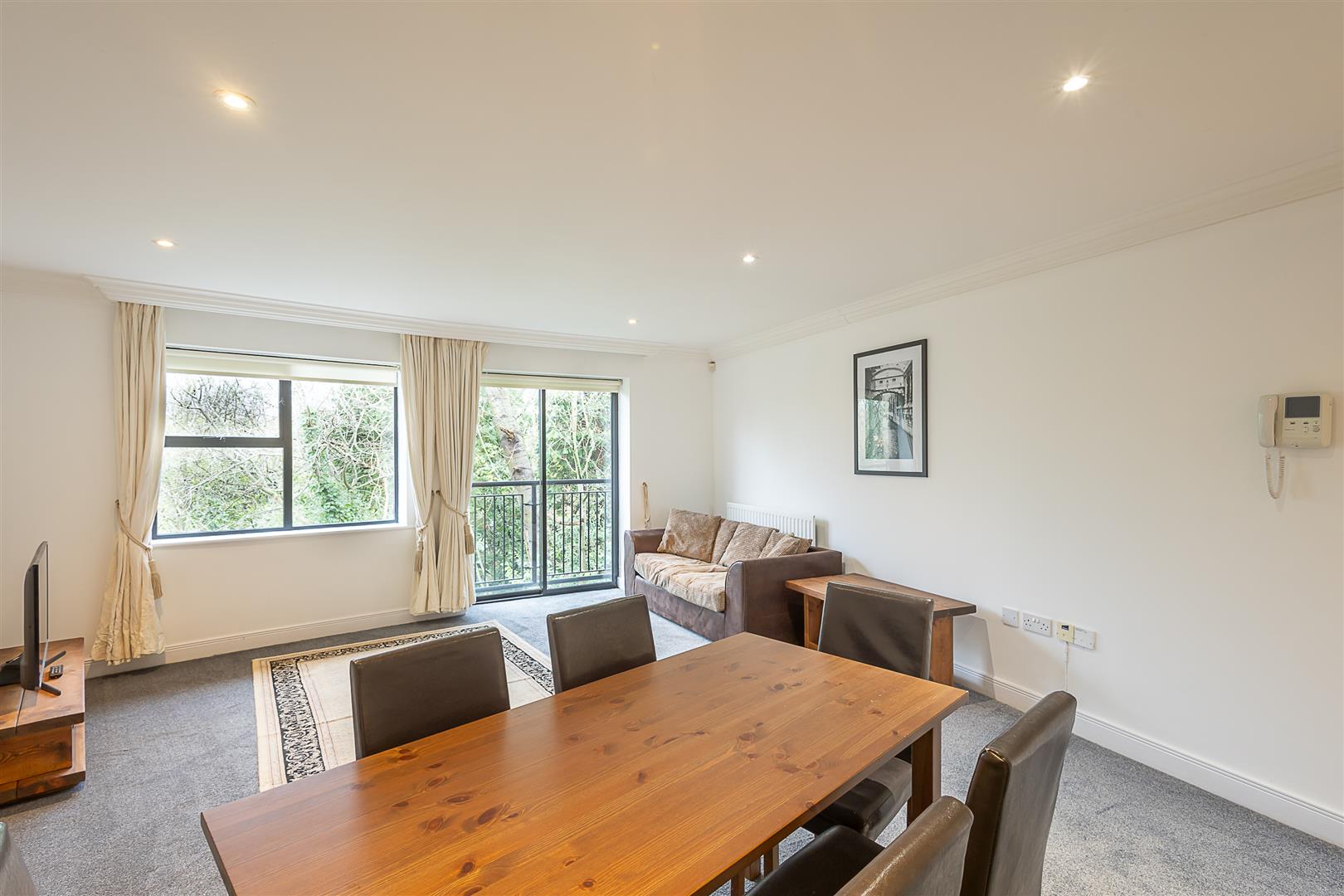 Flat Adderstone Crescent in Newcastle upon Tyne