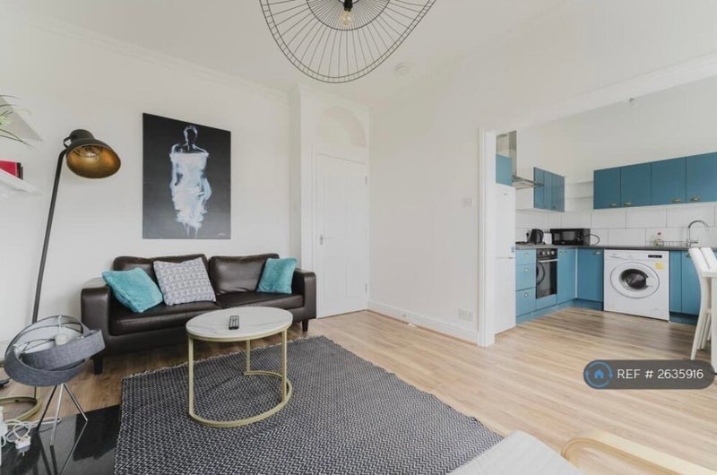 Flat Shakespeare Road in Greater London