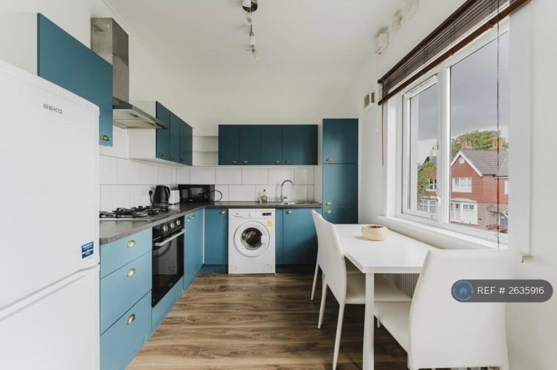Flat Shakespeare Road in Greater London