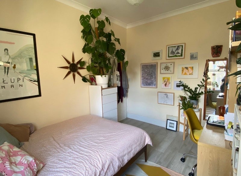 Room Glenarm Road in Greater London