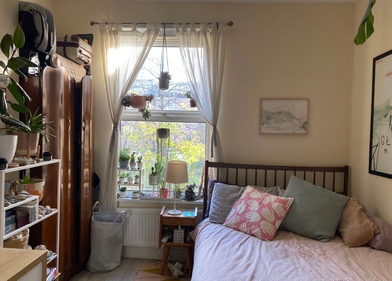Room Glenarm Road in Greater London