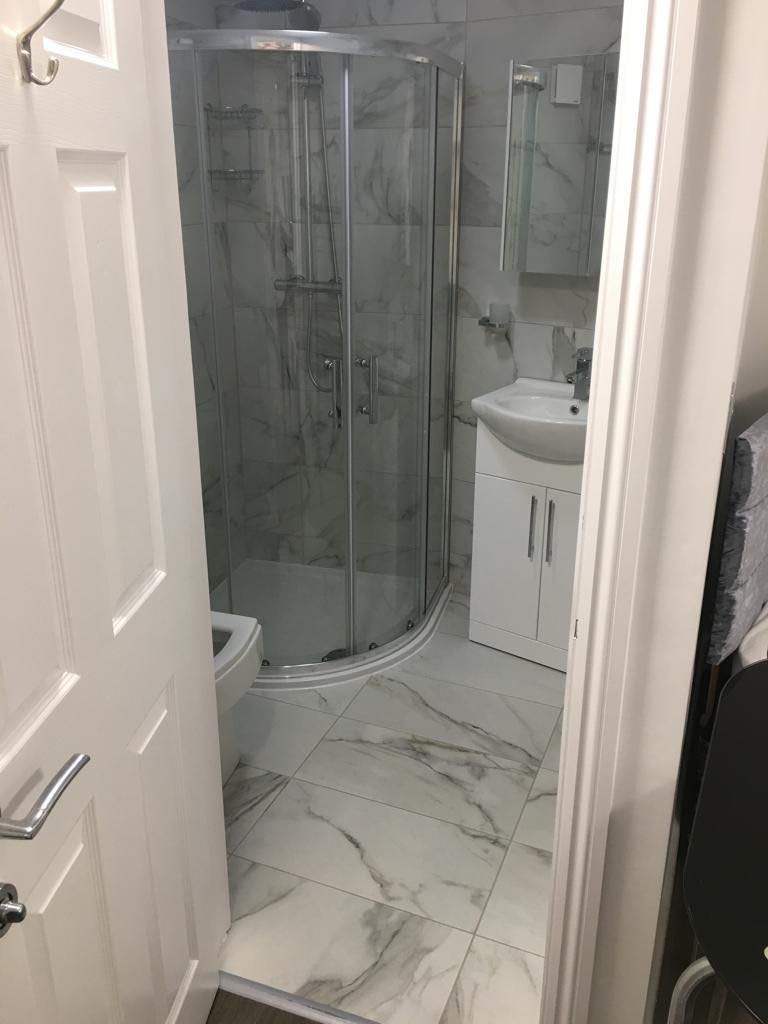 Flat Holly Grove in Greater London