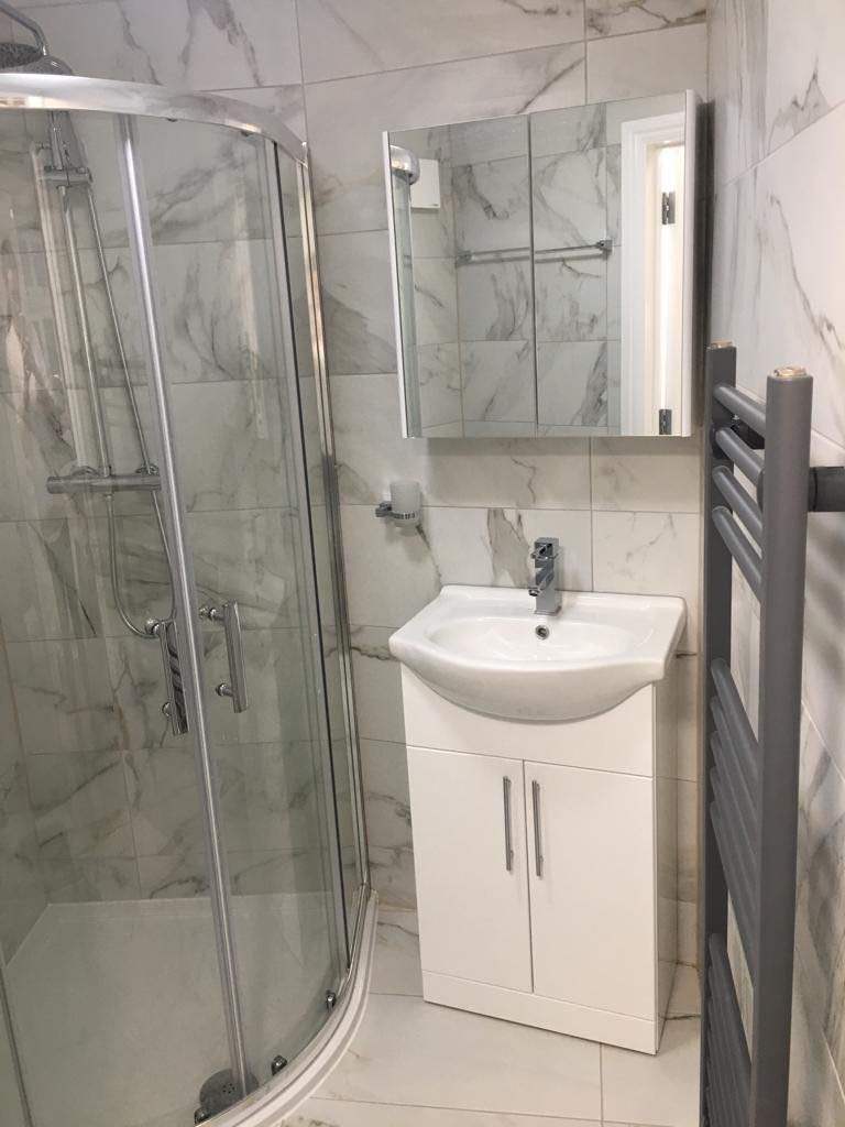 Flat Holly Grove in Greater London