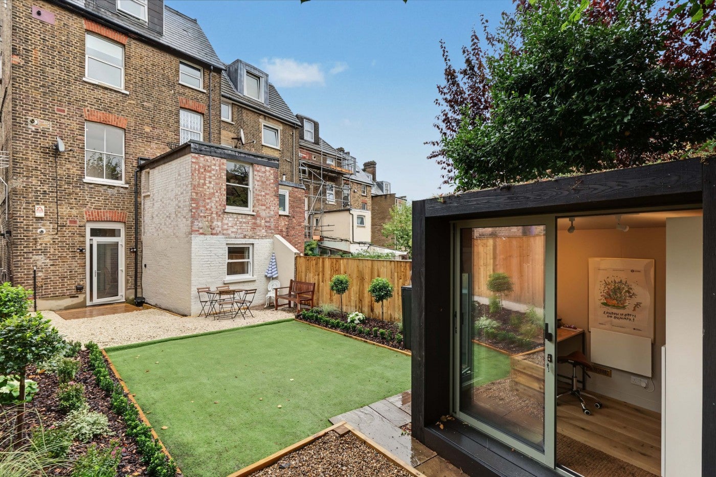 Flat Blythwood Road in Greater London