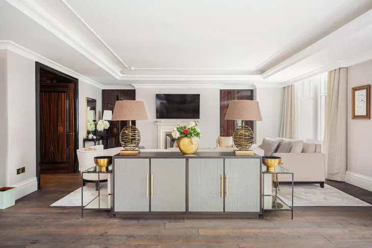 Flat Whitehall Place in City of Westminster