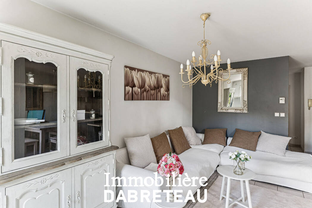 Appartement Avenue de la Gare à Albigny-sur-Saône