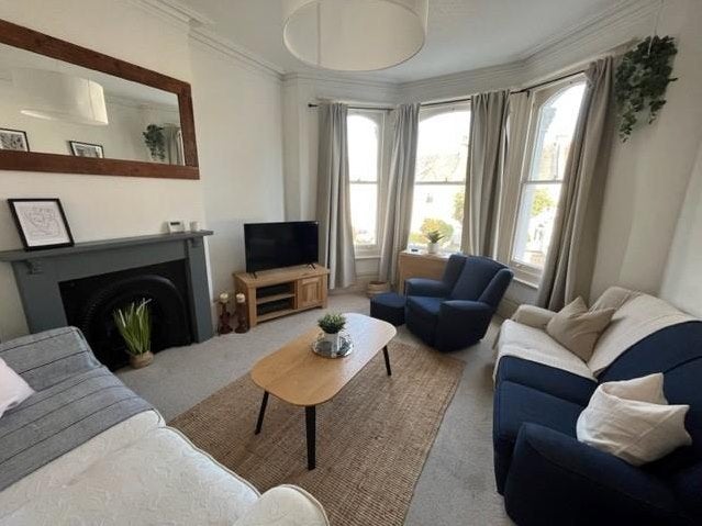 Flat Sackville Gardens in Portslade by Sea