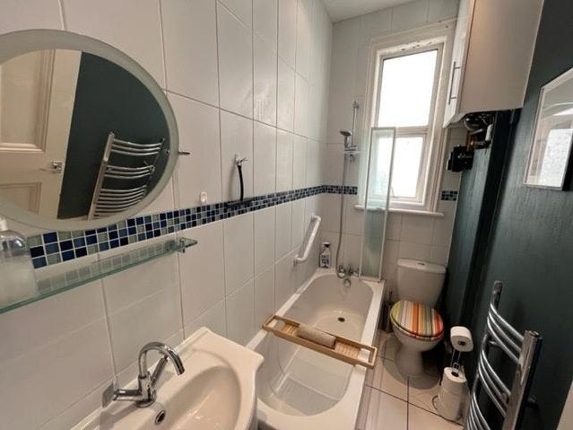 Flat Sackville Gardens in Portslade by Sea